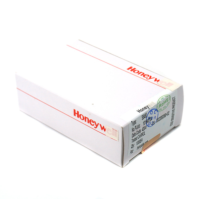 SS49E Door het gat gemonteerde Hall Effect Sensor Compact 10 V Bedrijfstoevoerspanning