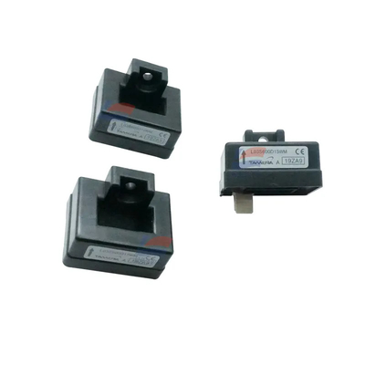YJJ L03S600D15WM 10μs 20mA bi-directionele ± 1% 600A A Hall stroom sensor is geïnstalleerd in de basis
