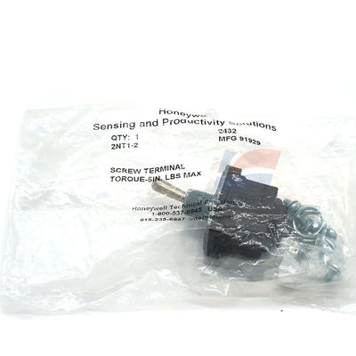 YJJ 2NT1-1 2NT1-2 Double-pole Double-Throw Toggle Switch is geschikt voor installatiescenario's van panelen